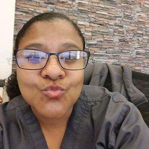 Meet your Posher, Gloria